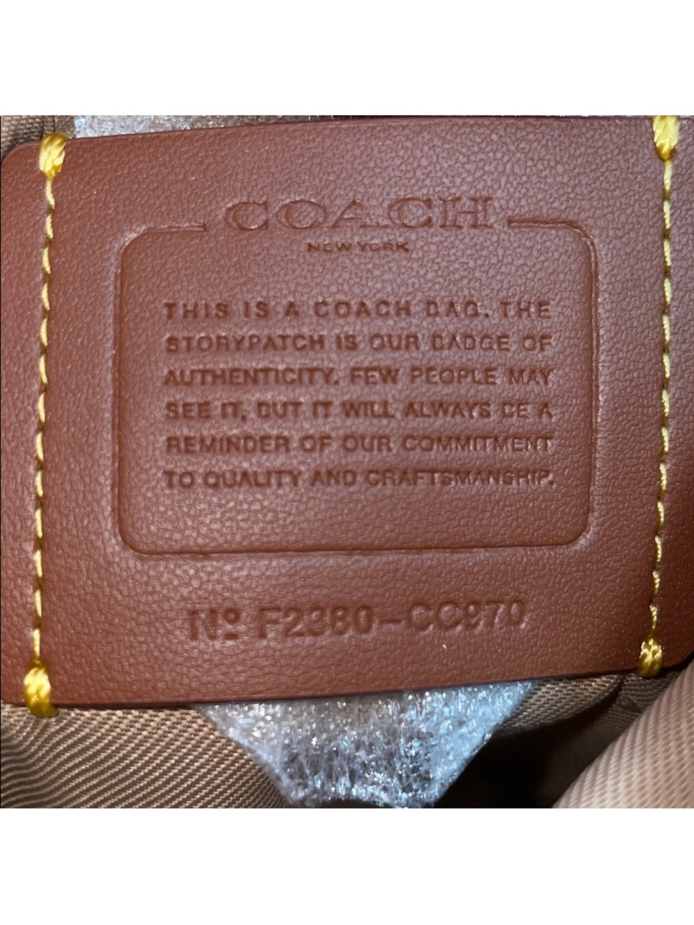 Coach NWT Canvas Crossbody Bag in Beige with Logo Coach Badge Kitt - Picture 2 of 13